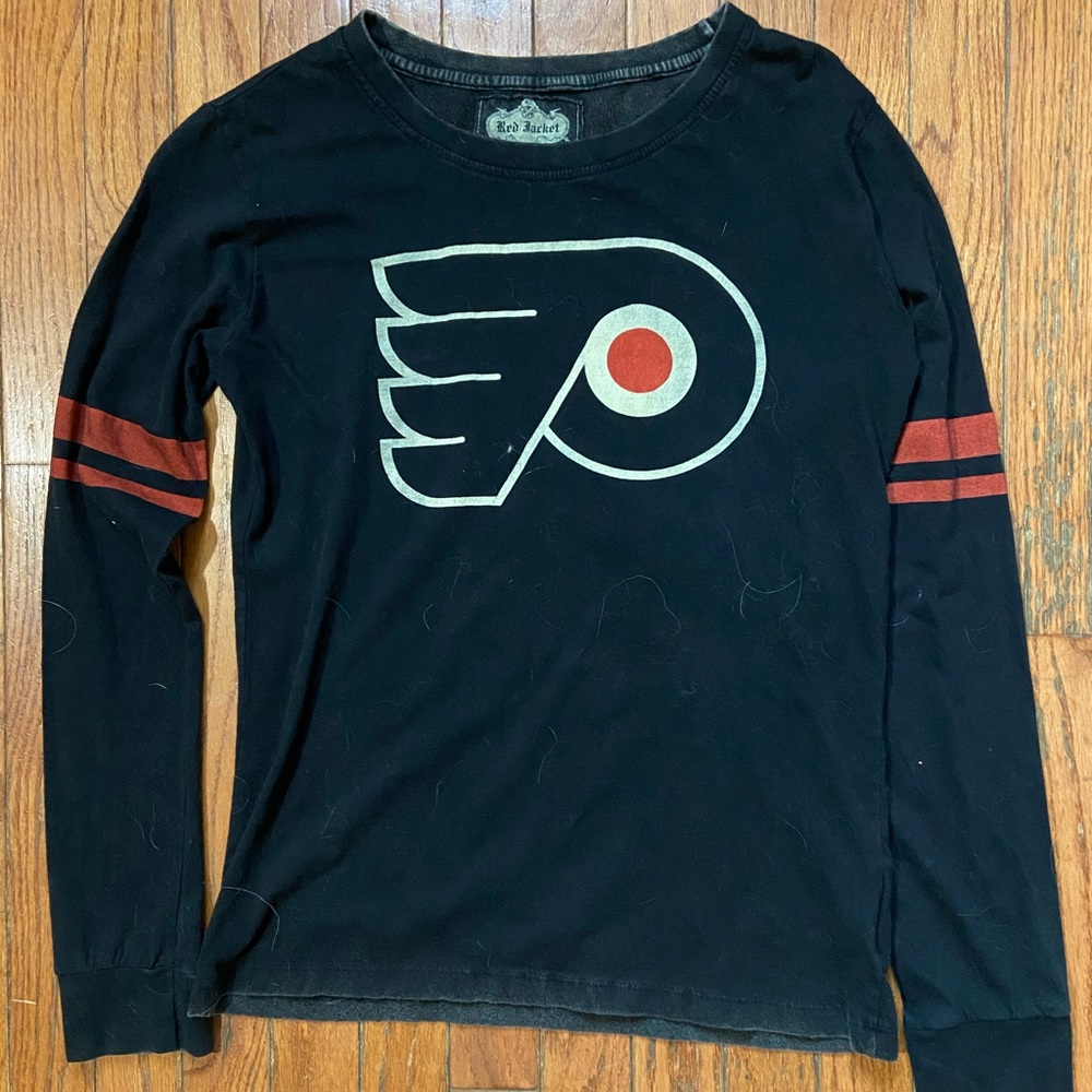 Women’s black long sleeves Flyers shirt